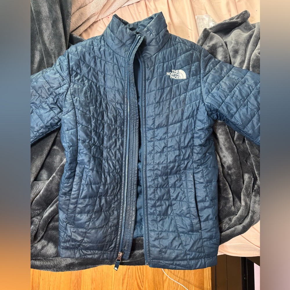 Used navy north face thermoball coat.